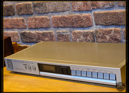 Akai AT-A102