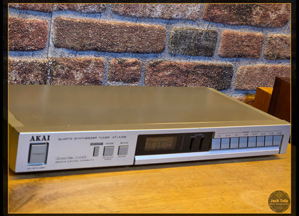 Akai AT-A102