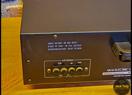 Akai AT-K33
