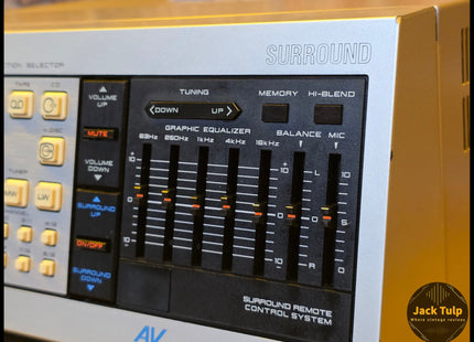 Akai AV-M303