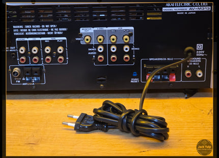 Akai AV-M313L