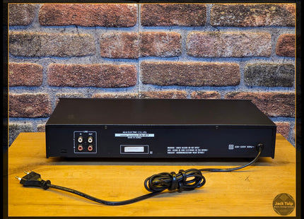 Akai EA-27
