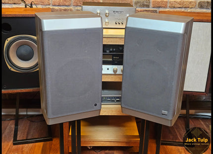 Grundig M800