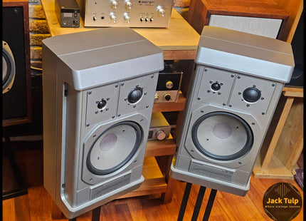Grundig M800