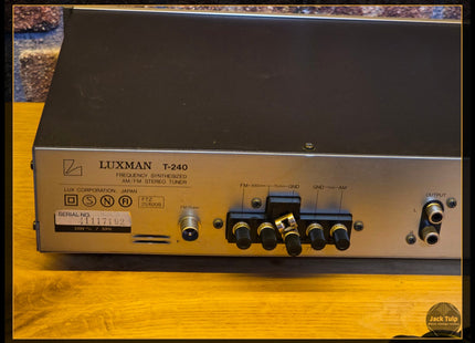 Luxman T-240