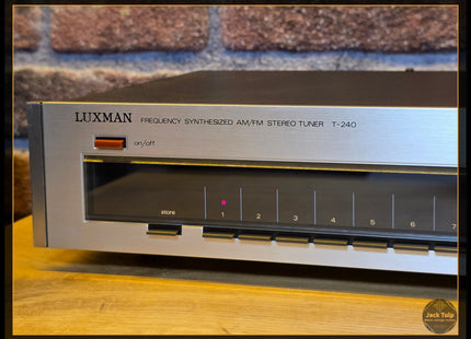 Luxman T-240