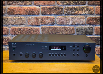 NAD 712