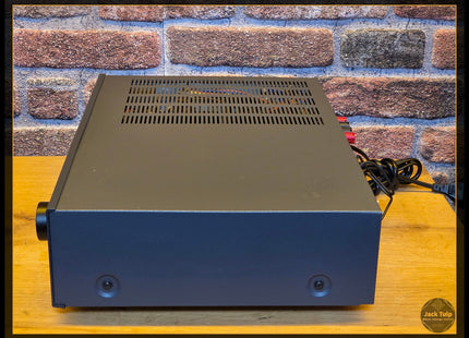 NAD 712