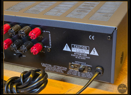 NAD 712