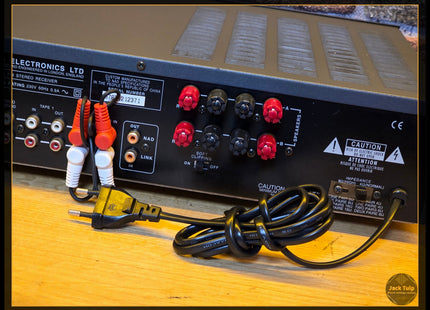 NAD 712