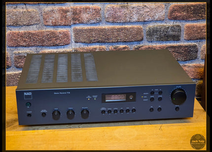NAD 712