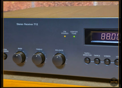 NAD 712