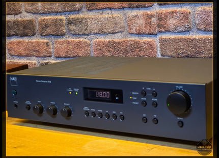 NAD 712