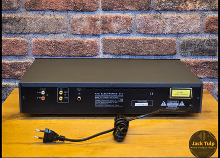 NAD 512