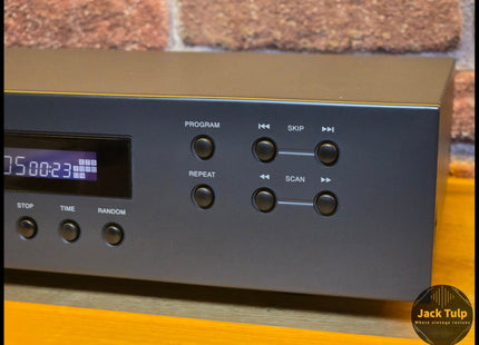 NAD 512