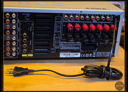 NAD T-743