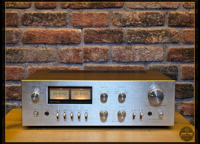 Rotel RA-812