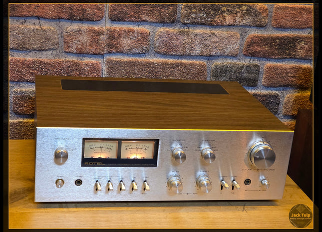 Rotel RA-812