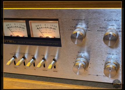 Rotel RA-812